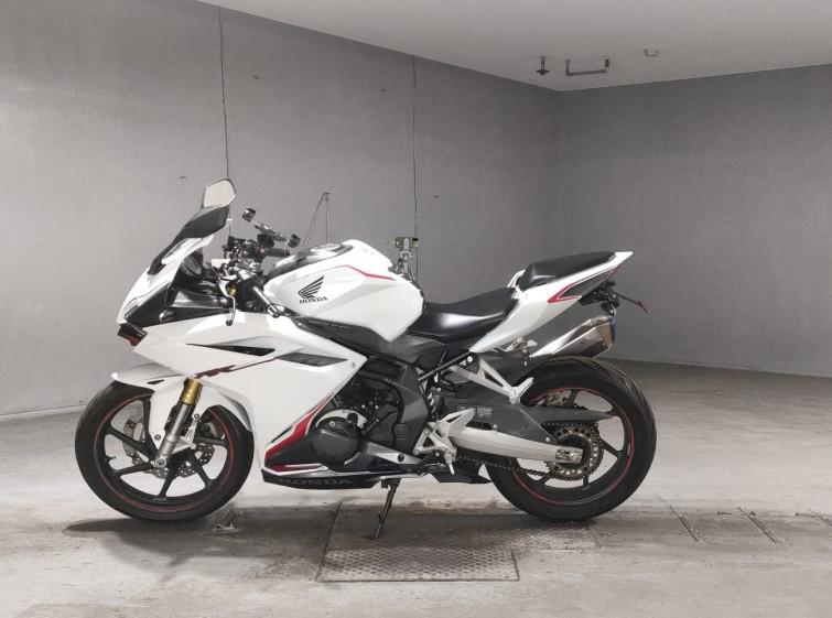 Мотоцикл Honda CBR250RR з пробігом 43277 km
