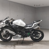 Мотоцикл Kawasaki NINJA ZX-4R SE с пробегом 6751 km