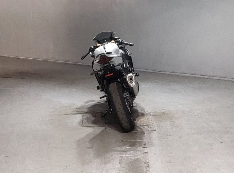 Мотоцикл Kawasaki NINJA ZX-4R SE с пробегом 6751 km