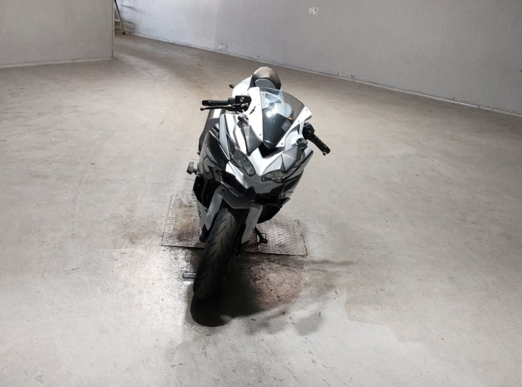 Мотоцикл Kawasaki NINJA ZX-4R SE с пробегом 6751 km