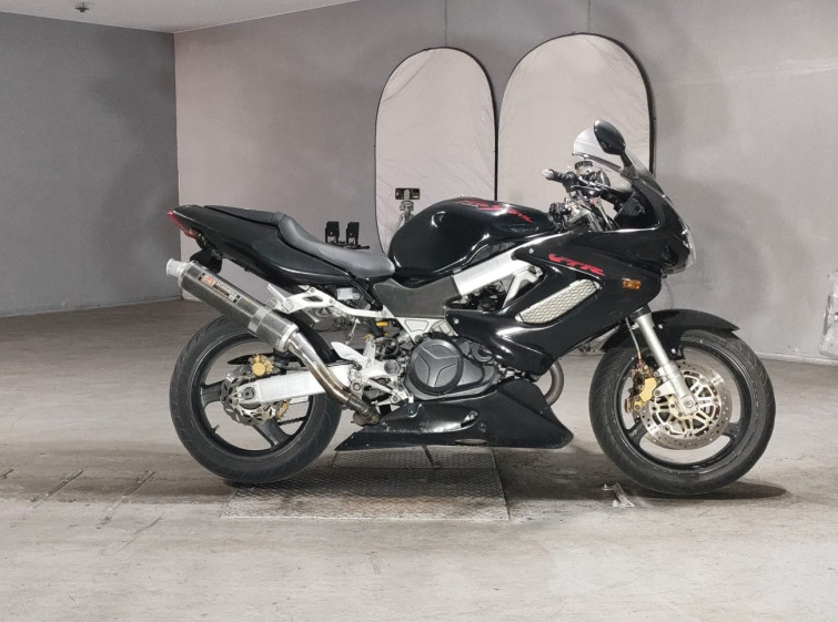 Мотоцикл Honda VTR1000F з пробігом 49237 km