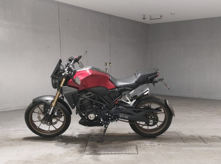 Мотоцикл Honda CB250R с пробегом 4405 km