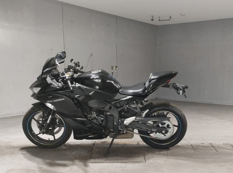 Мотоцикл Kawasaki NINJA ZX-25R с пробегом 18108 km