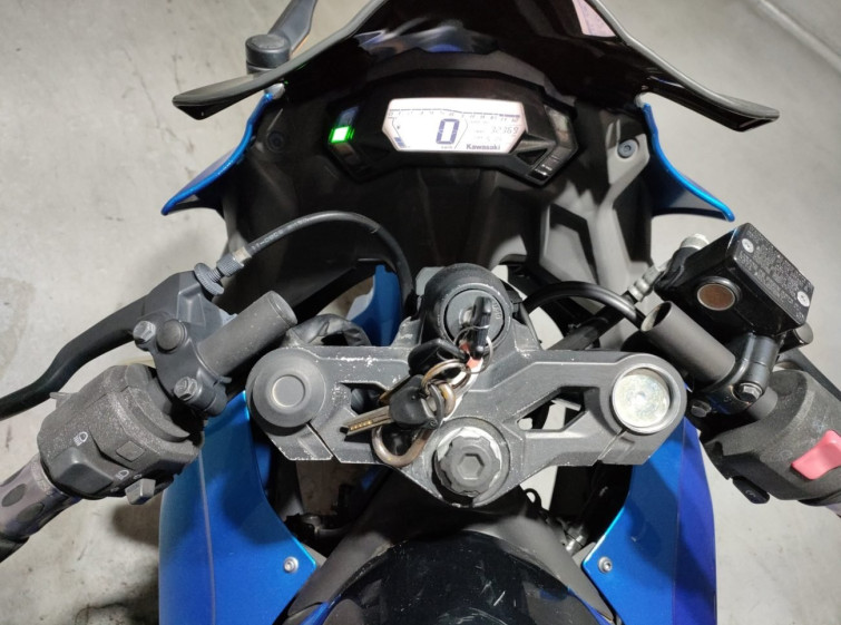 Мотоцикл Kawasaki NINJA250 з пробігом 32369 km
