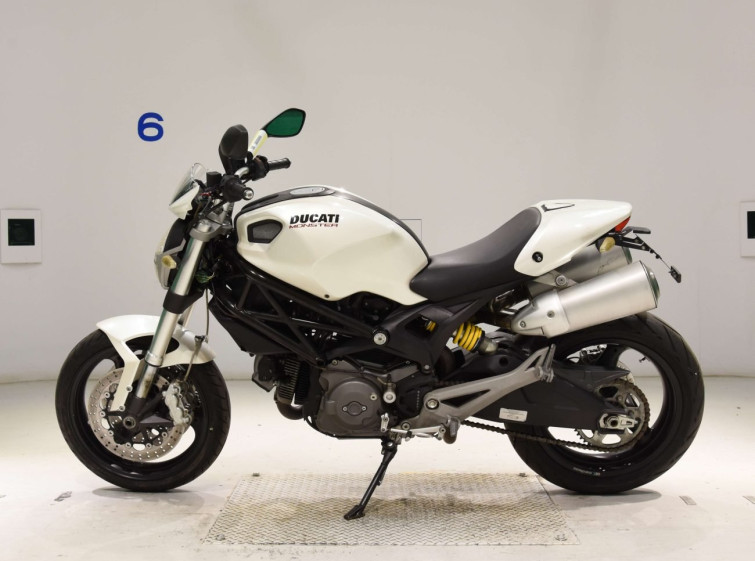 Мотоцикл Ducati MONSTER 696 з пробігом 34286 km