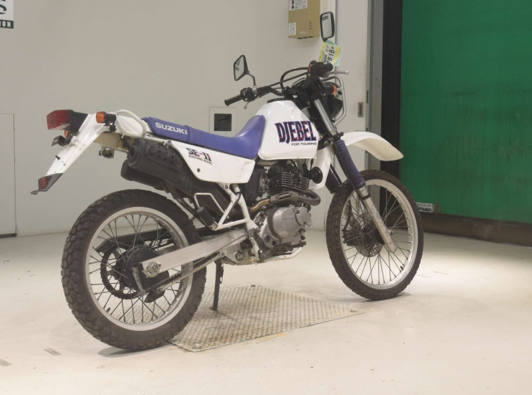 Мотоцикл Suzuki DJEBEL200 с пробегом 10014 km