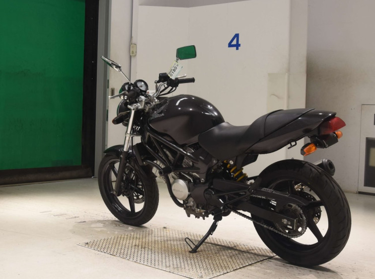 Мотоцикл Honda VTR250 с пробегом 23482 km