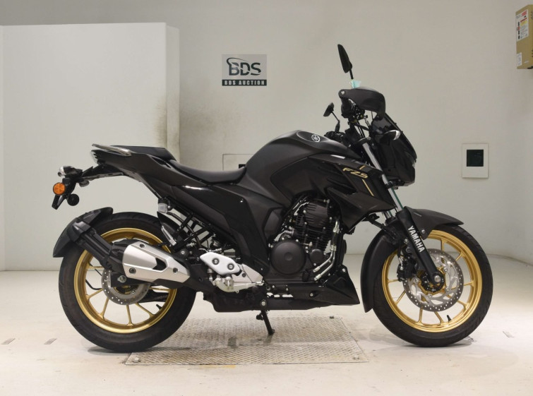 Мотоцикл Yamaha FZS25 с пробегом 158 km