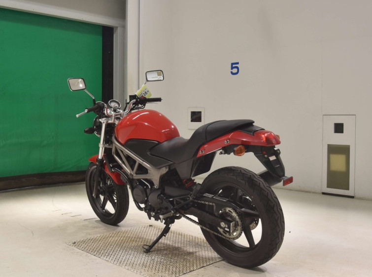 Мотоцикл Honda VTR250 с пробегом 27458 km