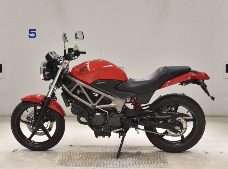 Мотоцикл Honda VTR250 с пробегом 27458 km