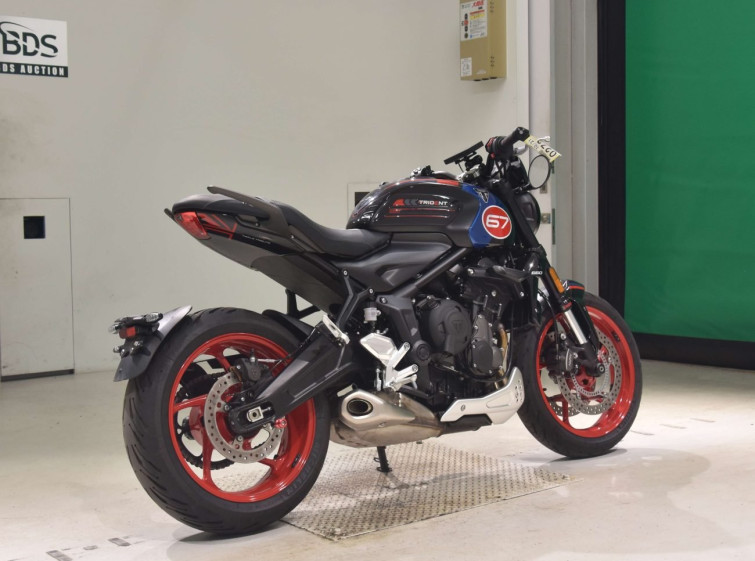 Мотоцикл Triumph TRIDENT660 з пробігом 5760 km