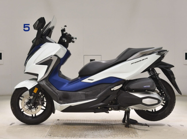 Мотоцикл Honda FORZA с пробегом 6085 km