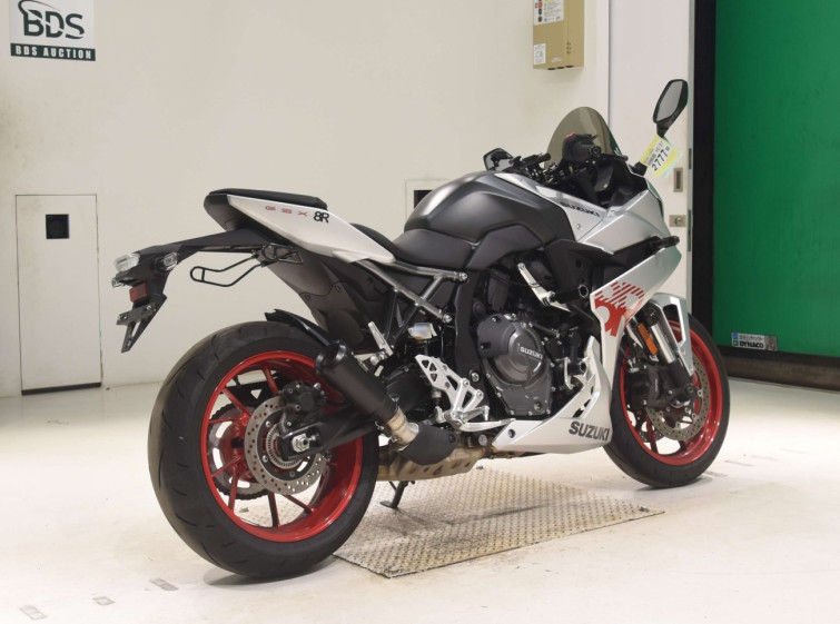 Мотоцикл Suzuki GSX-8R з пробігом 1849 km