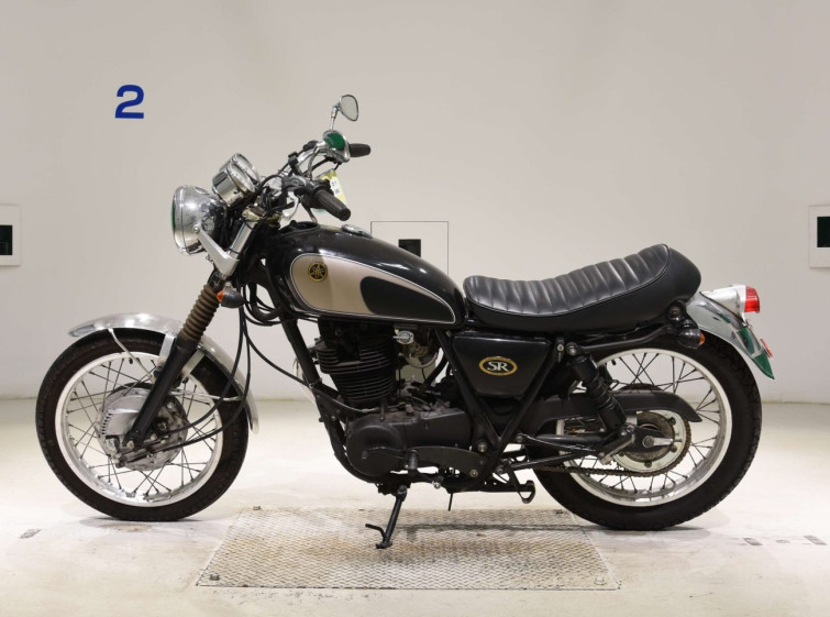 Мотоцикл Yamaha SR400 с пробегом 15915 km