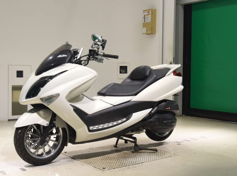 Мотоцикл Yamaha MAJESTY250 с пробегом 21135 km