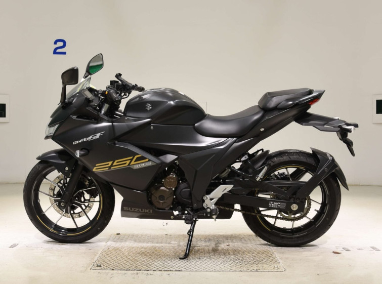 Мотоцикл Suzuki GIXXER SF250 з пробігом 5696 km