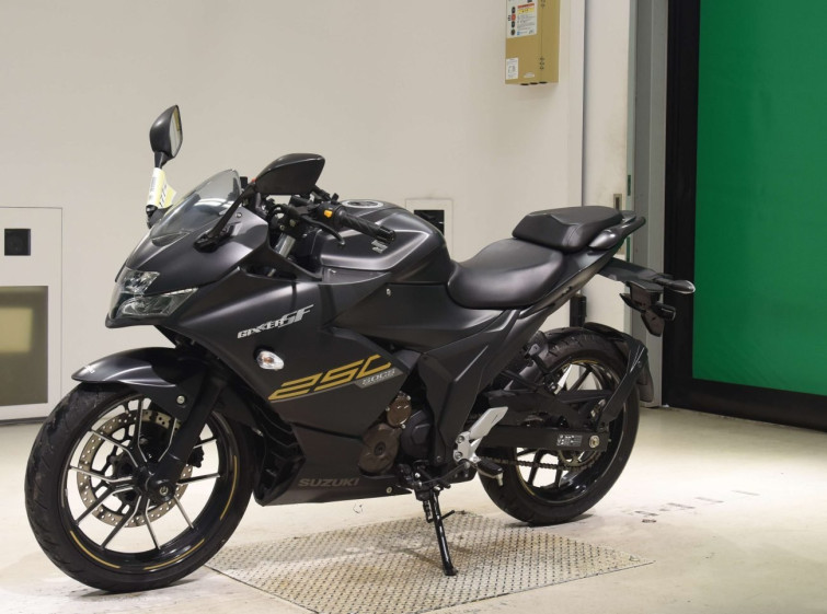 Мотоцикл Suzuki GIXXER SF250 з пробігом 5696 km