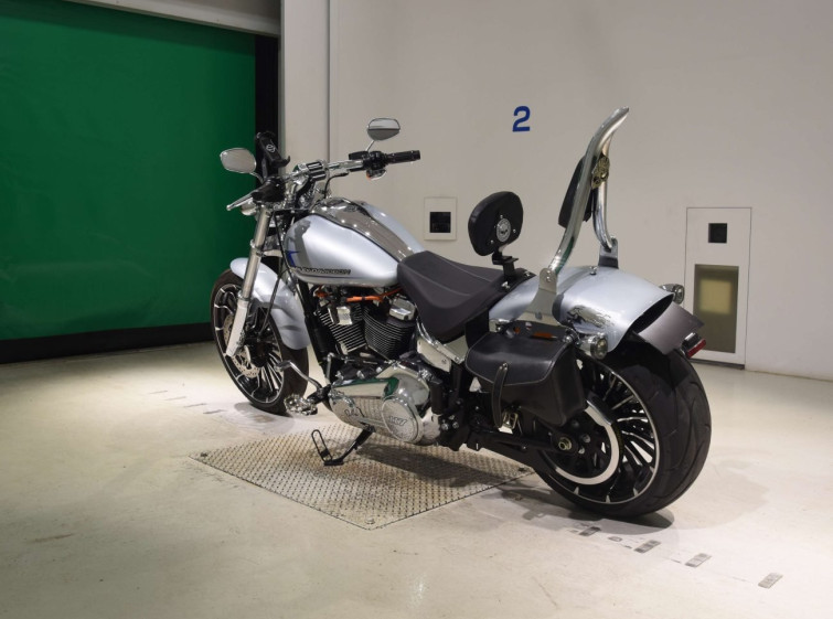 Мотоцикл HD FXBR1920 с пробегом 1431 km