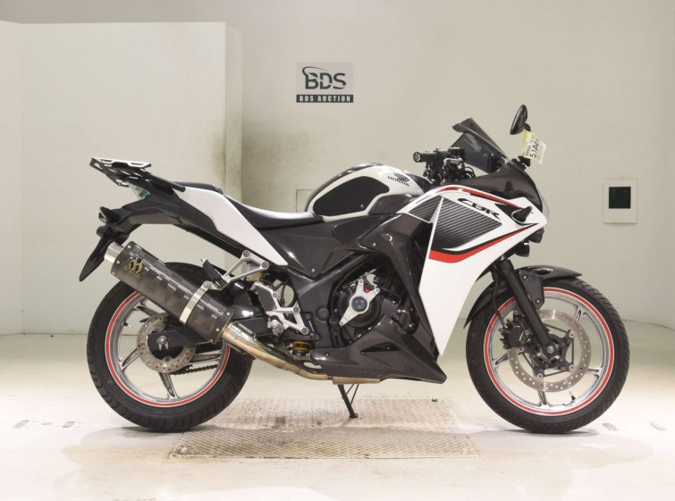 Мотоцикл Honda CBR250R с пробегом 33224 km