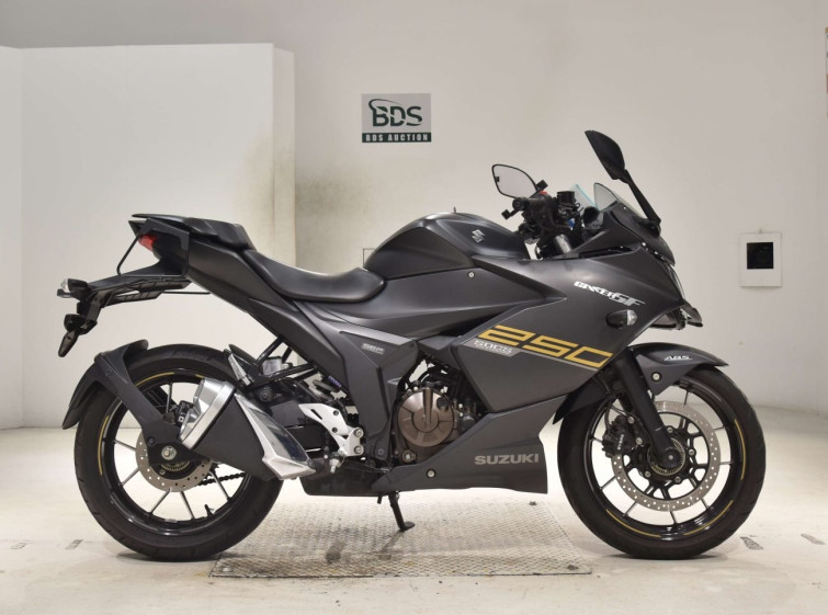 Мотоцикл Suzuki GIXXER250SF з пробігом 7208 km