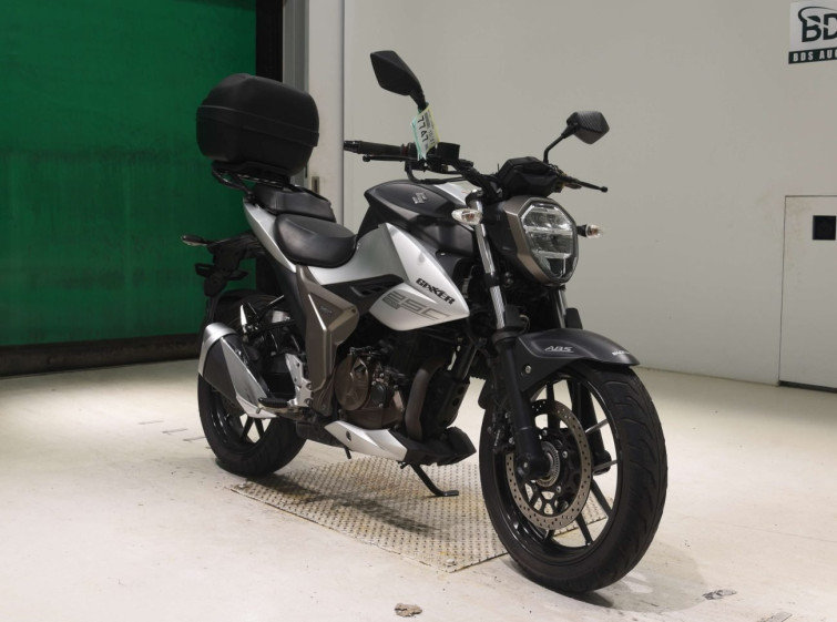 Мотоцикл Suzuki GIXXER250 з пробігом 31097 km