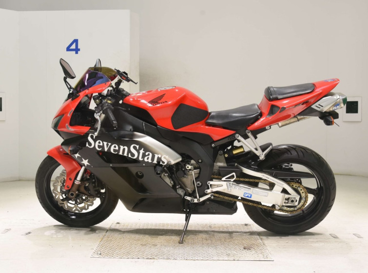Мотоцикл Honda CBR1000RR з пробігом 54366 km