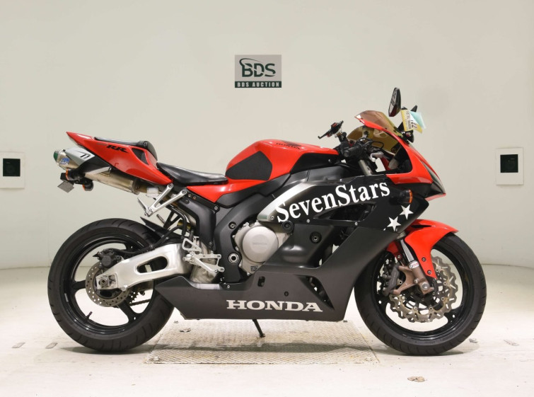 Мотоцикл Honda CBR1000RR з пробігом 54366 km