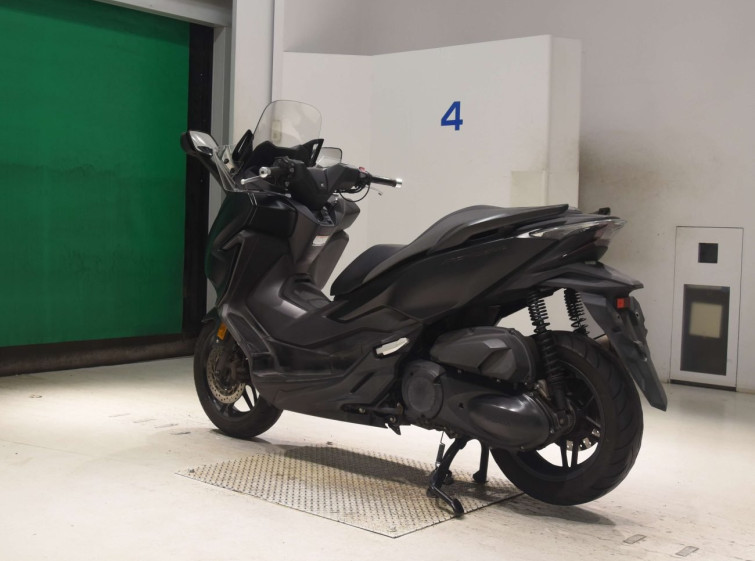Мотоцикл Honda FORZA з пробігом 76147 km