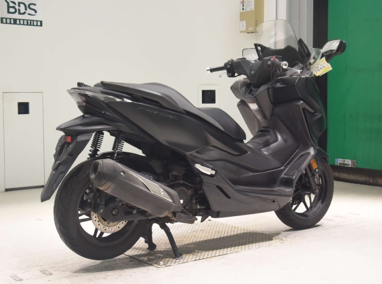 Мотоцикл Honda FORZA з пробігом 76147 km