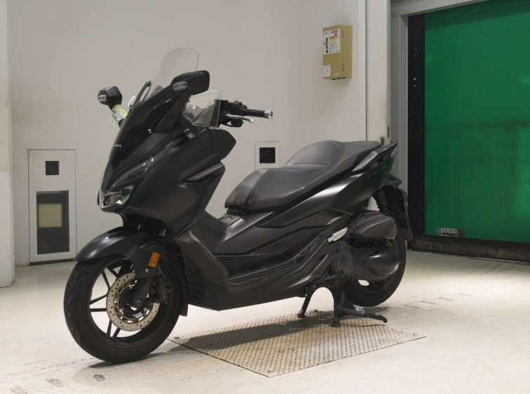 Мотоцикл Honda FORZA з пробігом 76147 km