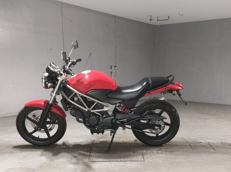 Мотоцикл Honda VTR250 с пробегом 27672 km