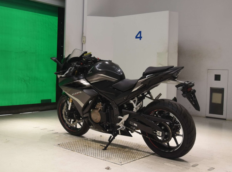 Мотоцикл Honda CBR400R с пробегом 8629 km