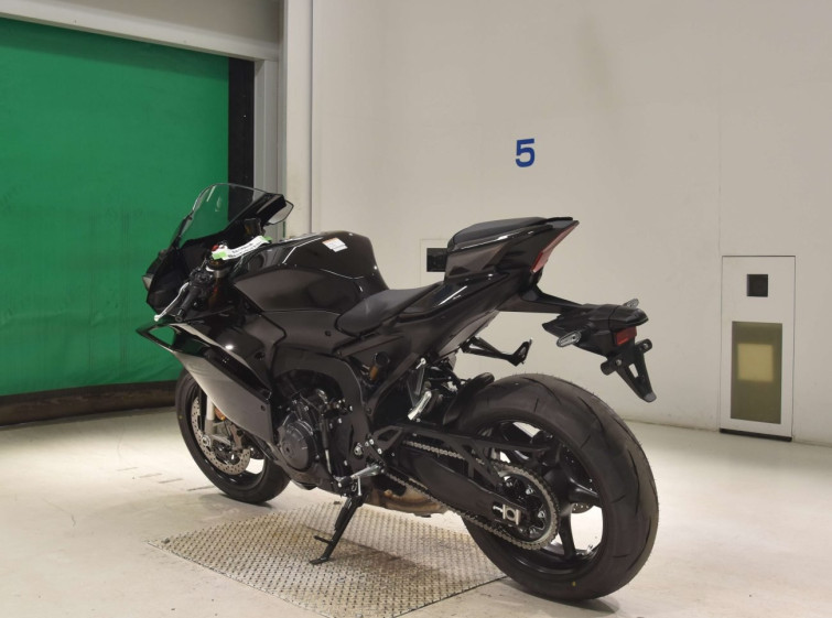 Мотоцикл Yamaha YZF-R9 з пробігом 4 km