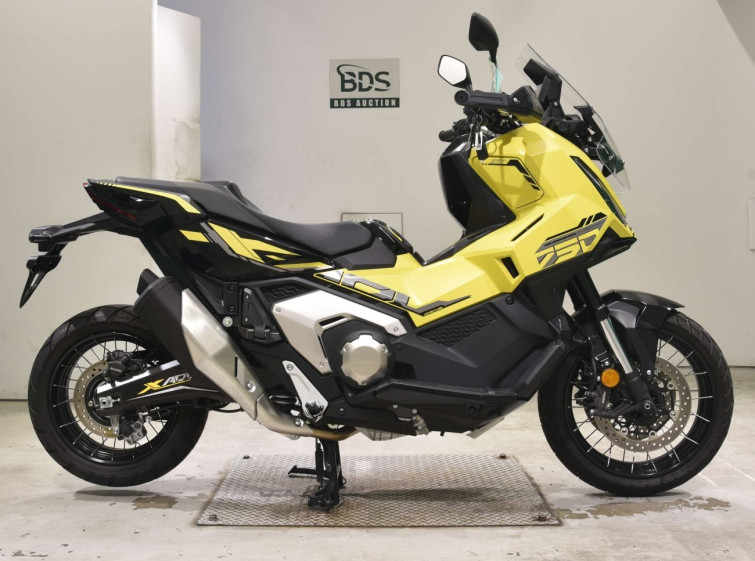 Мотоцикл Honda X-ADV750-2 з пробігом 2893 km