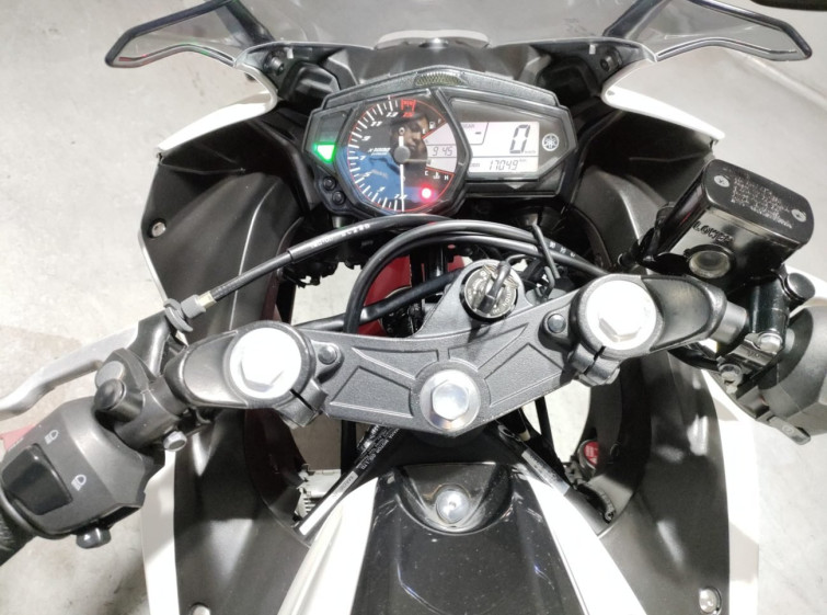 Мотоцикл Yamaha YZF-R25 с пробегом 17049 km