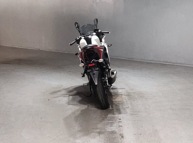 Мотоцикл Yamaha YZF-R25 с пробегом 17049 km