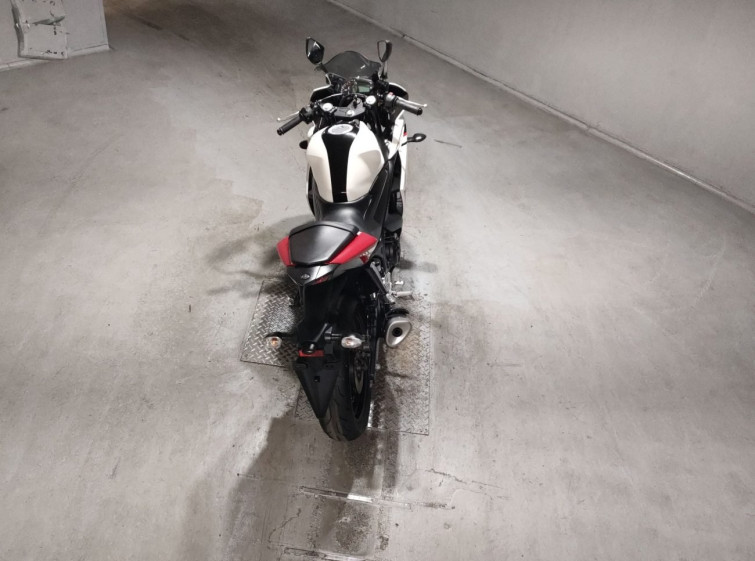 Мотоцикл Yamaha YZF-R25 с пробегом 17049 km