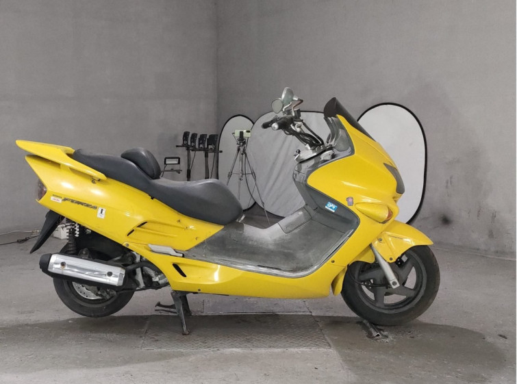 Мотоцикл Honda FORZA з пробігом 4302 km