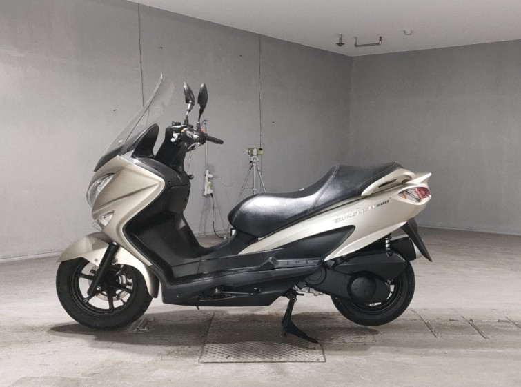 Мотоцикл Suzuki BURGMAN 200 з пробігом 23624 km
