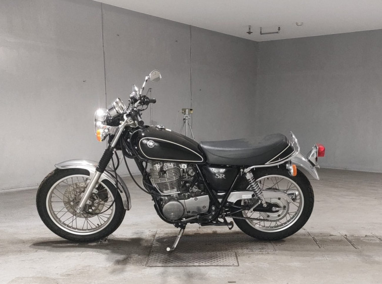 Мотоцикл Yamaha SR400 с пробегом 11109 km
