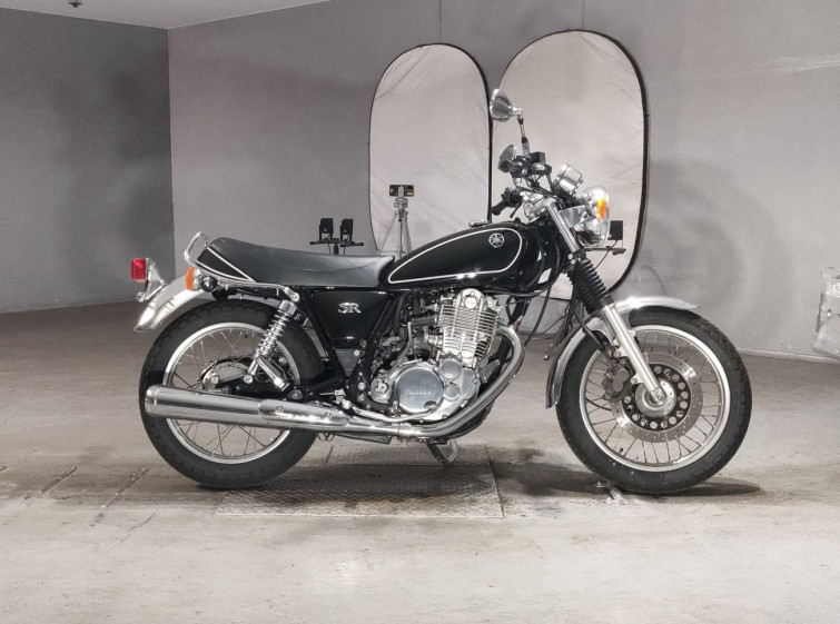 Мотоцикл Yamaha SR400 с пробегом 11109 km
