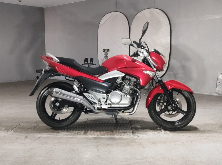 Мотоцикл Suzuki GSR250 с пробегом 8549 km