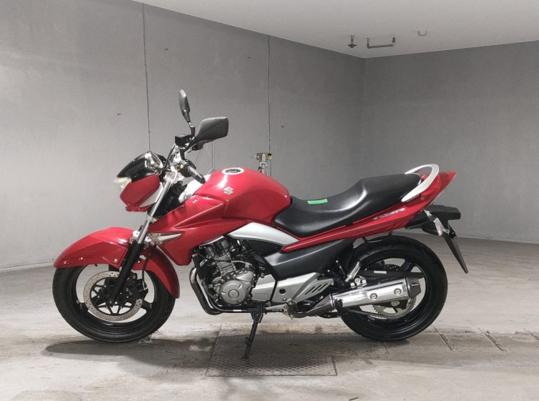 Мотоцикл Suzuki GSR250 с пробегом 8549 km