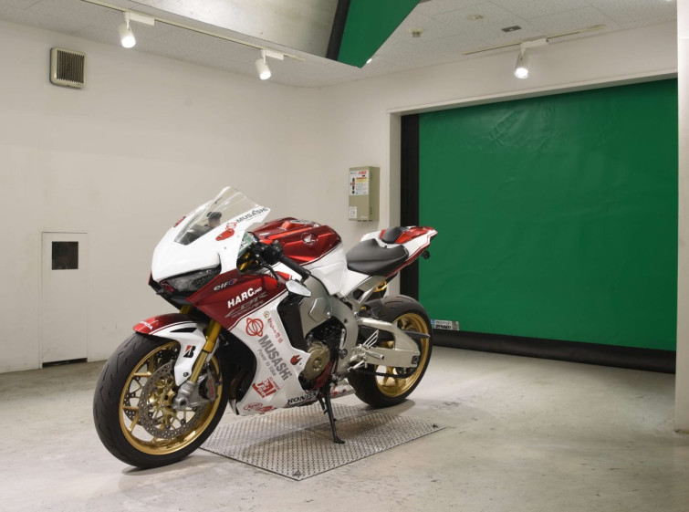 Мотоцикл Honda CBR1000RR SP з пробігом 11600 km
