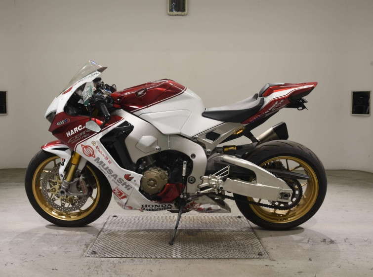 Мотоцикл Honda CBR1000RR SP з пробігом 11600 km