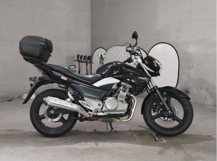 Мотоцикл Suzuki GSR250 з пробігом 27690 km