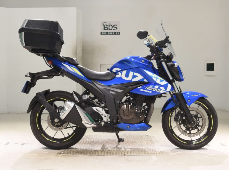 Мотоцикл Suzuki GIXXER250 з пробігом 5782 km