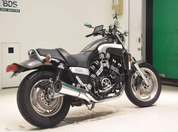 Мотоцикл Yamaha V-MAX1200 с пробегом 4335 km