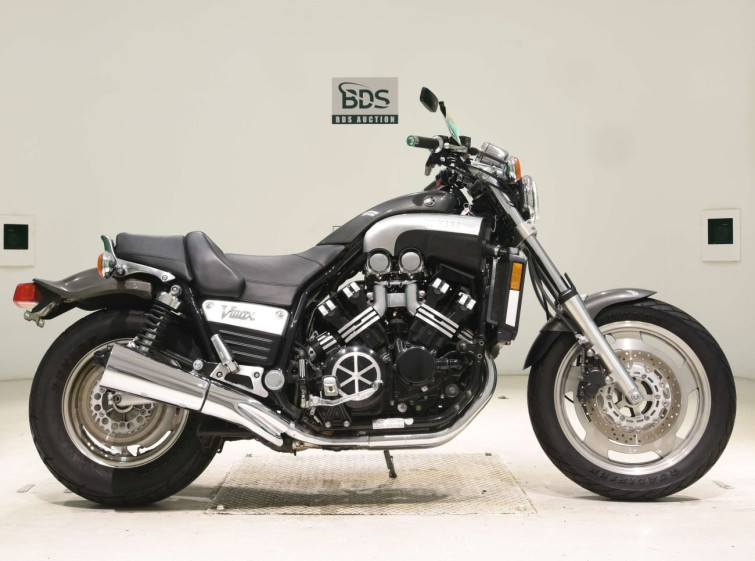Мотоцикл Yamaha V-MAX1200 с пробегом 4335 km