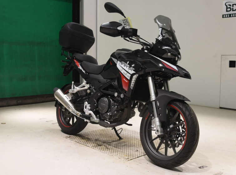 Мотоцикл Benelli TRK251 с пробегом 552 km